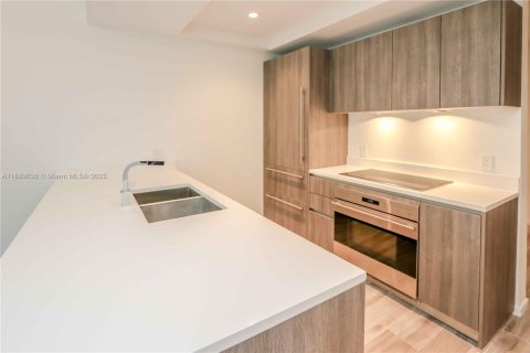 Condominio en alquiler en Miami, Florida, 1 dormitorio, 81.85 m2 № 1938921 - foto 4