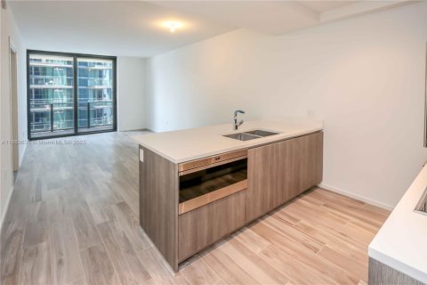 Condominio en alquiler en Miami, Florida, 1 dormitorio, 81.85 m2 № 1938921 - foto 6