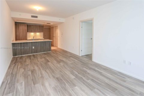 Condo in Miami, Florida, 1 bedroom  № 1938921 - photo 10