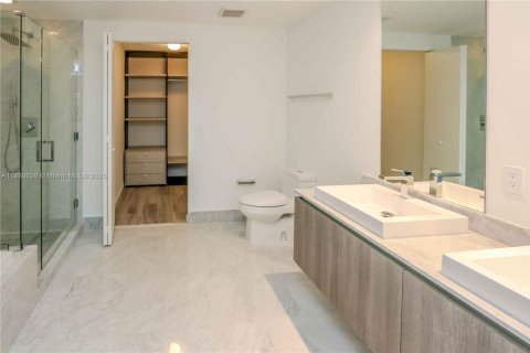 Condominio en alquiler en Miami, Florida, 1 dormitorio, 81.85 m2 № 1938921 - foto 17