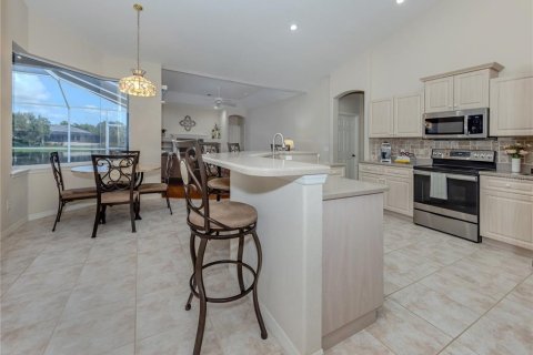 Villa ou maison à vendre à Sarasota, Floride: 4 chambres, 228.35 m2 № 1797812 - photo 12