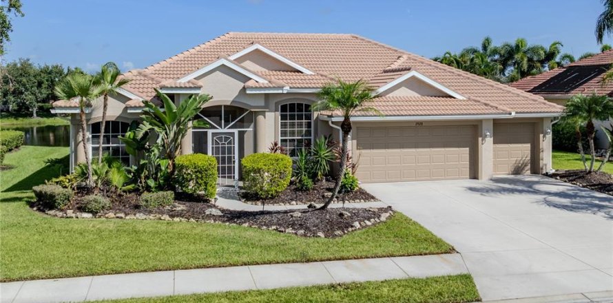 House in Sarasota, Florida 4 bedrooms, 228.35 sq.m. № 1797812
