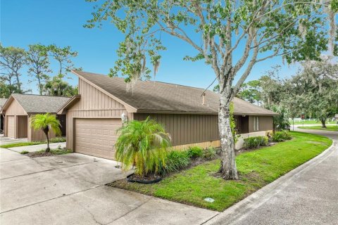 Townhouse in Casselberry, Florida 3 bedrooms, 124.86 sq.m. № 2313158