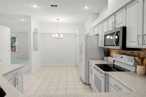 House in Ocoee, Florida 4 bedrooms, 218.88 sq.m. № 1919359 - photo 14