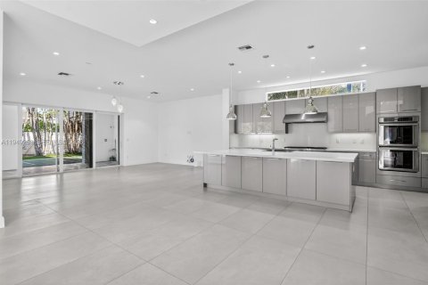 Купить виллу или дом в Бока-Ратон, Флорида 5 спален, 392.7м2, № 2005428 - фото 17