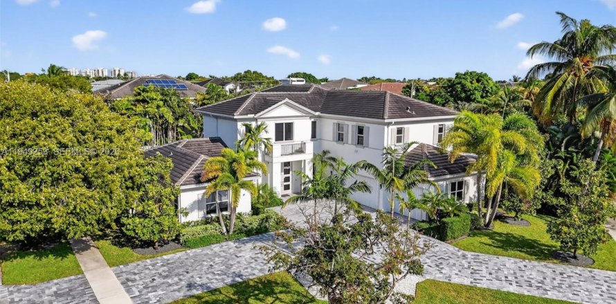 Дом в Бока-Ратон, Флорида 5 спален, 392.7м2 № 2005428