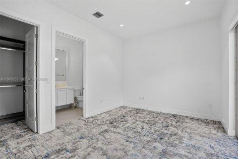 Купить виллу или дом в Бока-Ратон, Флорида 5 спален, 392.7м2, № 2005428 - фото 30