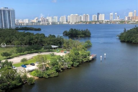 Condominio en venta en North Miami Beach, Florida, 3 dormitorios, 144.56 m2 № 1878657 - foto 1