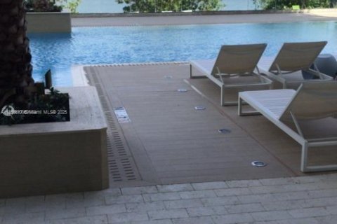 Condominio en venta en North Miami Beach, Florida, 3 dormitorios, 144.56 m2 № 1878657 - foto 11