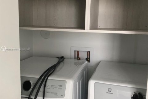 Condominio en venta en North Miami Beach, Florida, 3 dormitorios, 144.56 m2 № 1878657 - foto 8