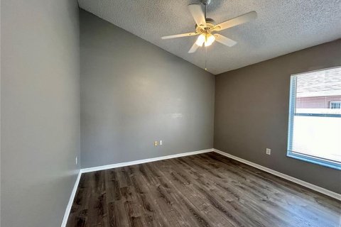 Villa ou maison à louer à Davenport, Floride: 4 chambres, 167.6 m2 № 2383918 - photo 9
