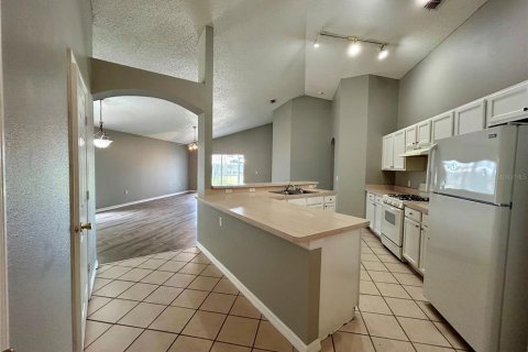 Villa ou maison à louer à Davenport, Floride: 4 chambres, 167.6 m2 № 2383918 - photo 4