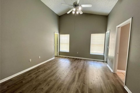 Villa ou maison à louer à Davenport, Floride: 4 chambres, 167.6 m2 № 2383918 - photo 5