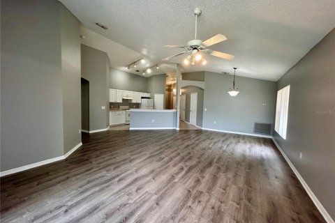 Villa ou maison à louer à Davenport, Floride: 4 chambres, 167.6 m2 № 2383918 - photo 3