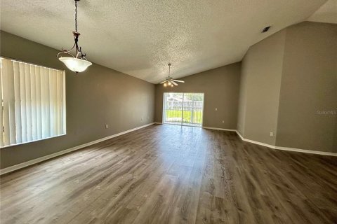 Villa ou maison à louer à Davenport, Floride: 4 chambres, 167.6 m2 № 2383918 - photo 2