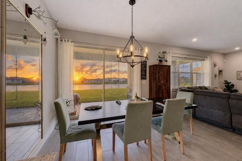 House in Bradenton, Florida 5 bedrooms, 277.59 sq.m. № 2212018 - photo 27