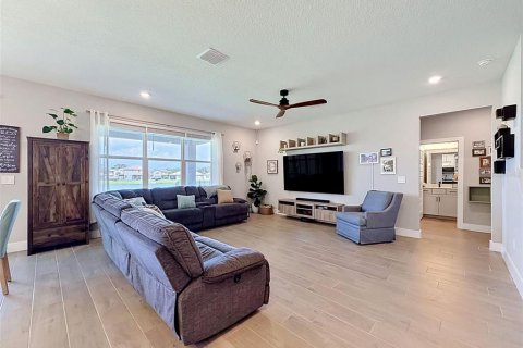 House in Bradenton, Florida 5 bedrooms, 277.59 sq.m. № 2212018 - photo 16