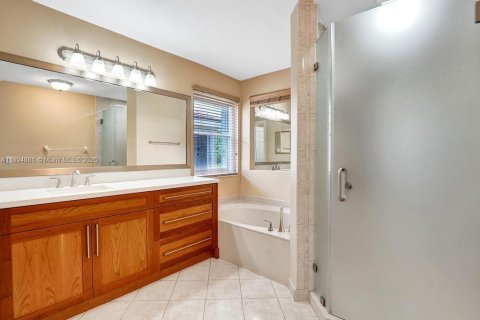 Casa en venta en Miramar, Florida, 4 dormitorios, 251.49 m2 № 1949268 - foto 29