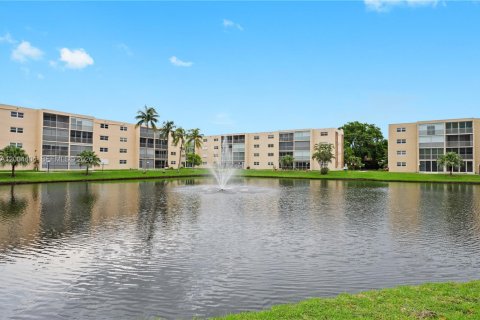 Copropriété à vendre à Dania Beach, Floride: 2 chambres, 106.28 m2 № 2069481 - photo 28