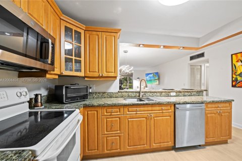 Copropriété à vendre à Dania Beach, Floride: 2 chambres, 106.28 m2 № 2069481 - photo 3