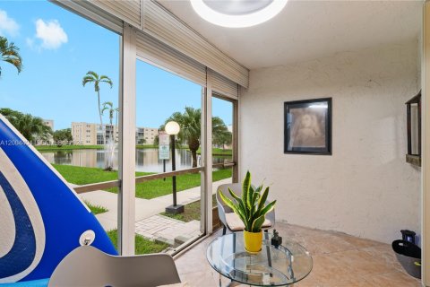 Condo à Dania Beach, Floride, 2 chambres  № 2069481