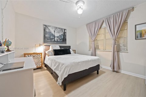 Copropriété à vendre à Dania Beach, Floride: 2 chambres, 106.28 m2 № 2069481 - photo 17