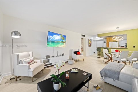 Copropriété à vendre à Dania Beach, Floride: 2 chambres, 106.28 m2 № 2069481 - photo 10