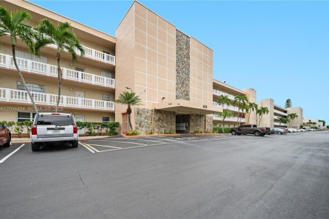 Copropriété à vendre à Dania Beach, Floride: 2 chambres, 106.28 m2 № 2069481 - photo 26