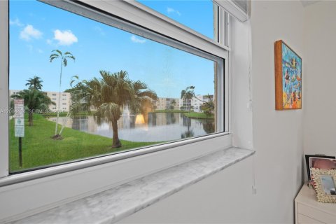Copropriété à vendre à Dania Beach, Floride: 2 chambres, 106.28 m2 № 2069481 - photo 15