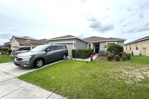 House in Haines City, Florida 3 bedrooms, 139.45 sq.m. № 1907867 - photo 3