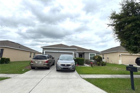 House in Haines City, Florida 3 bedrooms, 139.45 sq.m. № 1907867 - photo 1