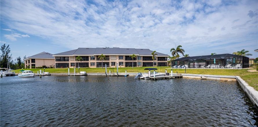 Condo in Punta Gorda, Florida, 2 bedrooms  № 1567593