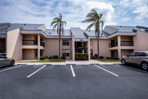 Condo in Punta Gorda, Florida, 2 bedrooms  № 1567593 - photo 2