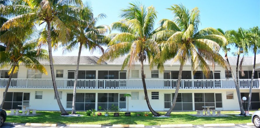 Condominio en Hallandale Beach, Florida, 1 dormitorio № 1761867