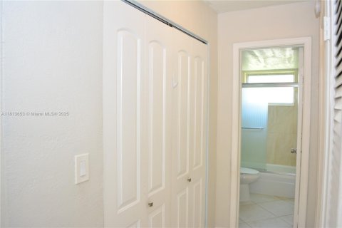 Condominio en venta en Hallandale Beach, Florida, 1 dormitorio, 63.45 m2 № 1761867 - foto 14