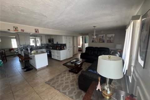 House in Holiday, Florida 4 bedrooms, 127.93 sq.m. № 1578563 - photo 4