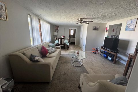 House in Holiday, Florida 4 bedrooms, 127.93 sq.m. № 1578563 - photo 16