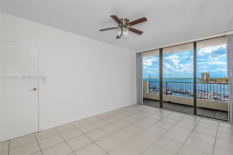 Condominio en venta en Miami, Florida, 1 dormitorio, 78.04 m2 № 2033088 - foto 18