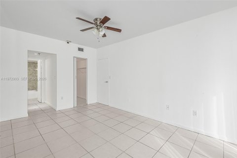 Condominio en venta en Miami, Florida, 1 dormitorio, 78.04 m2 № 2033088 - foto 21