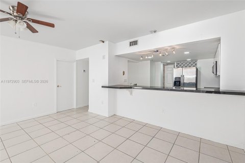 Condominio en venta en Miami, Florida, 1 dormitorio, 78.04 m2 № 2033088 - foto 7