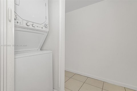 Condominio en venta en Miami, Florida, 1 dormitorio, 78.04 m2 № 2033088 - foto 15