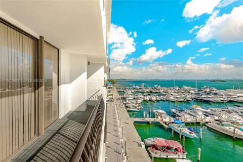Condominio en venta en Miami, Florida, 1 dormitorio, 78.04 m2 № 2033088 - foto 27