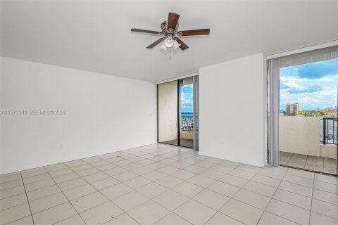 Condominio en venta en Miami, Florida, 1 dormitorio, 78.04 m2 № 2033088 - foto 2