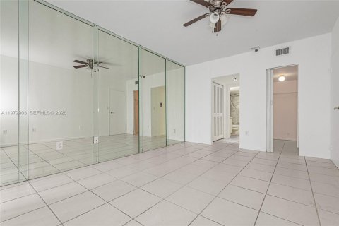 Condominio en venta en Miami, Florida, 1 dormitorio, 78.04 m2 № 2033088 - foto 20