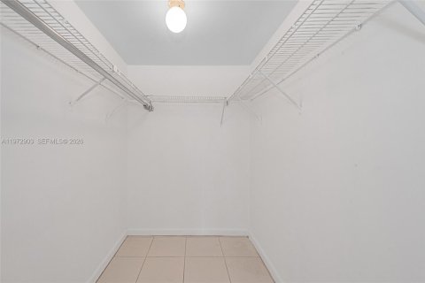 Condominio en venta en Miami, Florida, 1 dormitorio, 78.04 m2 № 2033088 - foto 22
