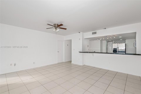 Condominio en venta en Miami, Florida, 1 dormitorio, 78.04 m2 № 2033088 - foto 4