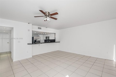 Condominio en venta en Miami, Florida, 1 dormitorio, 78.04 m2 № 2033088 - foto 5