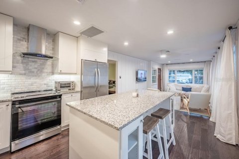 Casa en venta en Sarasota, Florida, 2 dormitorios, 93.65 m2 № 2229344 - foto 2