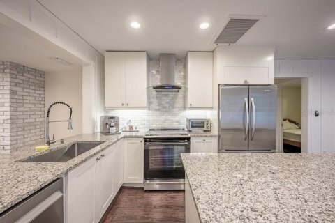 Casa en venta en Sarasota, Florida, 2 dormitorios, 93.65 m2 № 2229344 - foto 5