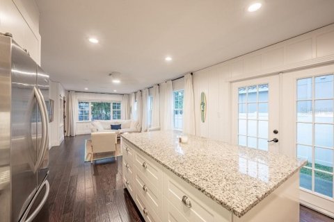 Casa en venta en Sarasota, Florida, 2 dormitorios, 93.65 m2 № 2229344 - foto 4